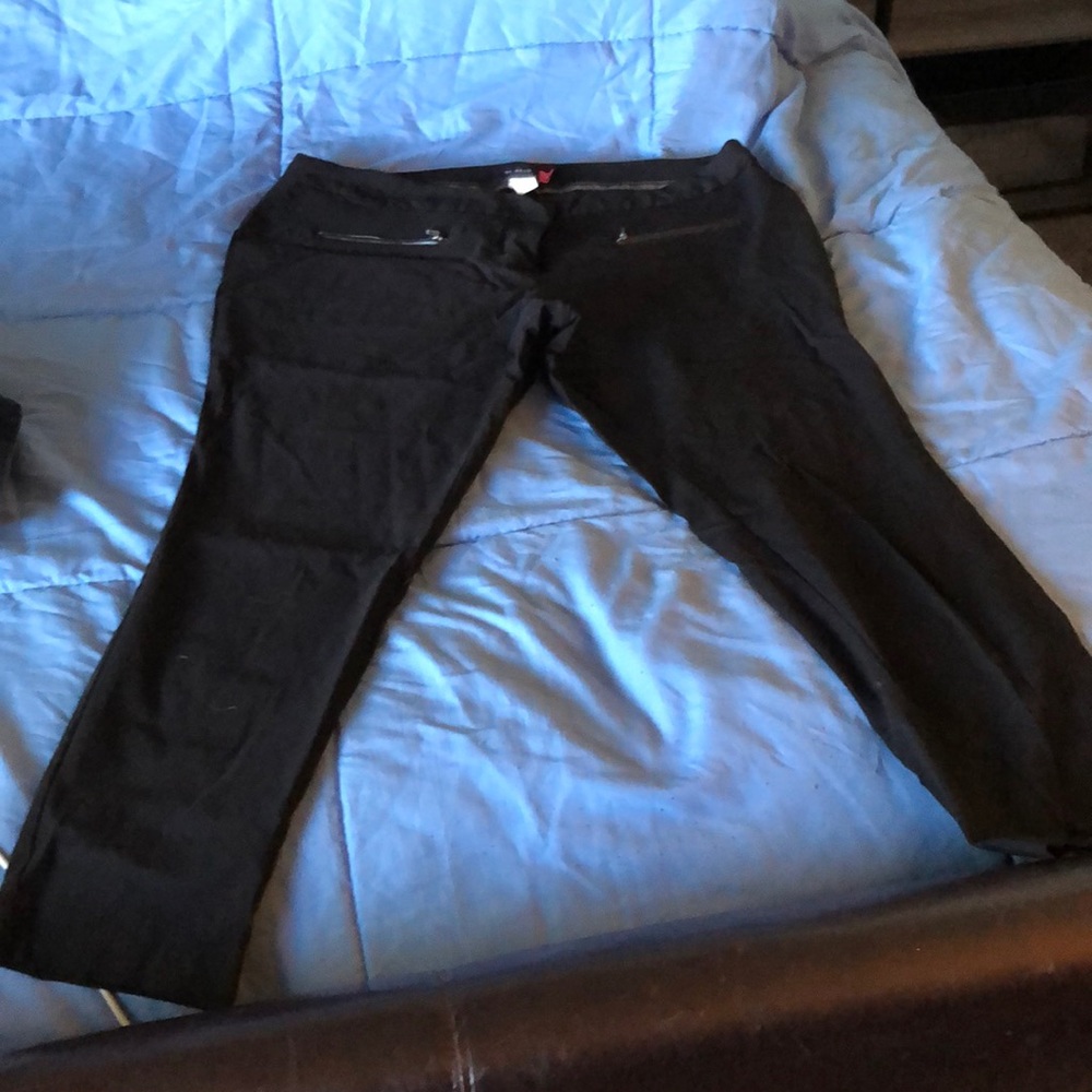 Skinny Dress Pant, zipper and leather detail.